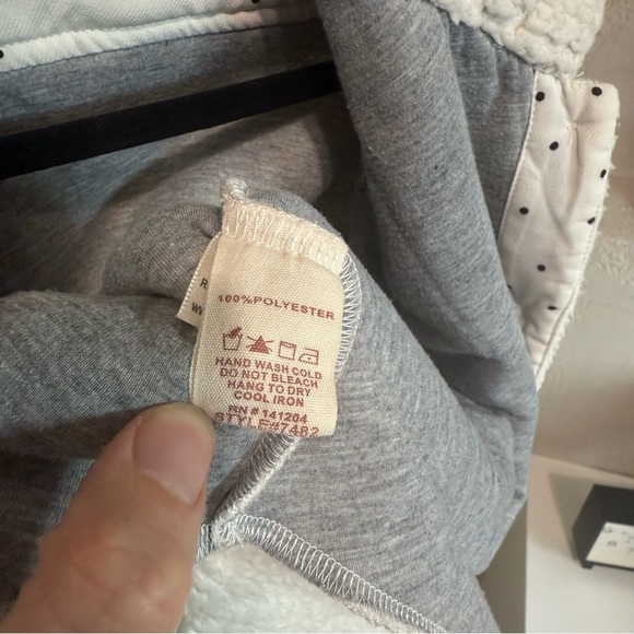 HEM & THREAD Soft White Sherpa Button Up Jacket Cardigan Size Small - Picture 11 of 15